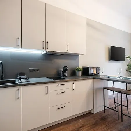 Апартаменты Premium 4 Bedroom On Maria St *