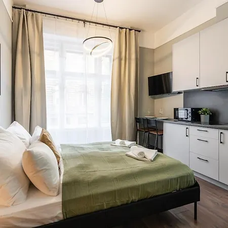 Premium 4 Bedroom On Maria St Апартаменты