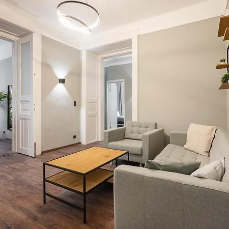 Апартаменты Premium 4 Bedroom On Maria St