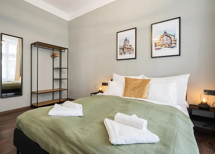 Premium 4 Bedroom On Maria St Apartamento Budapeste
