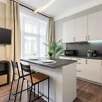 Premium 4 Bedroom On Maria St * Budapest