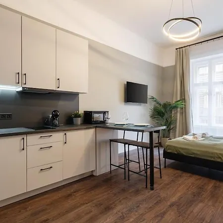 Premium 4 Bedroom On Maria St Appartement