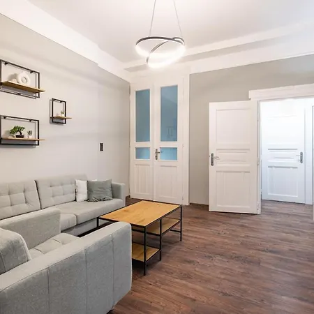 Premium 4 Bedroom On Maria St Appartement Budapest