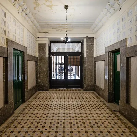 Premium 4 Bedroom On Maria St Appartement