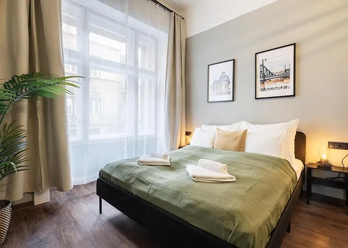 Premium 4 Bedroom On Maria St * Budapešť