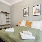 Premium 4 Bedroom On Maria St アパート ブダペスト