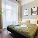 Premium 4 Bedroom On Maria St * ブダペスト