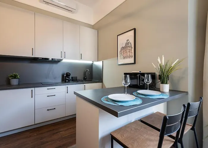 Premium 4 Bedroom On Maria St Appartement