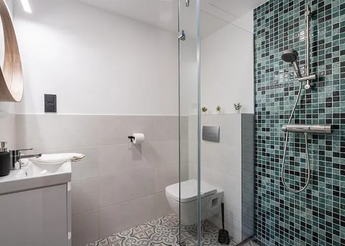 Premium 4 Bedroom On Maria St Appartement *